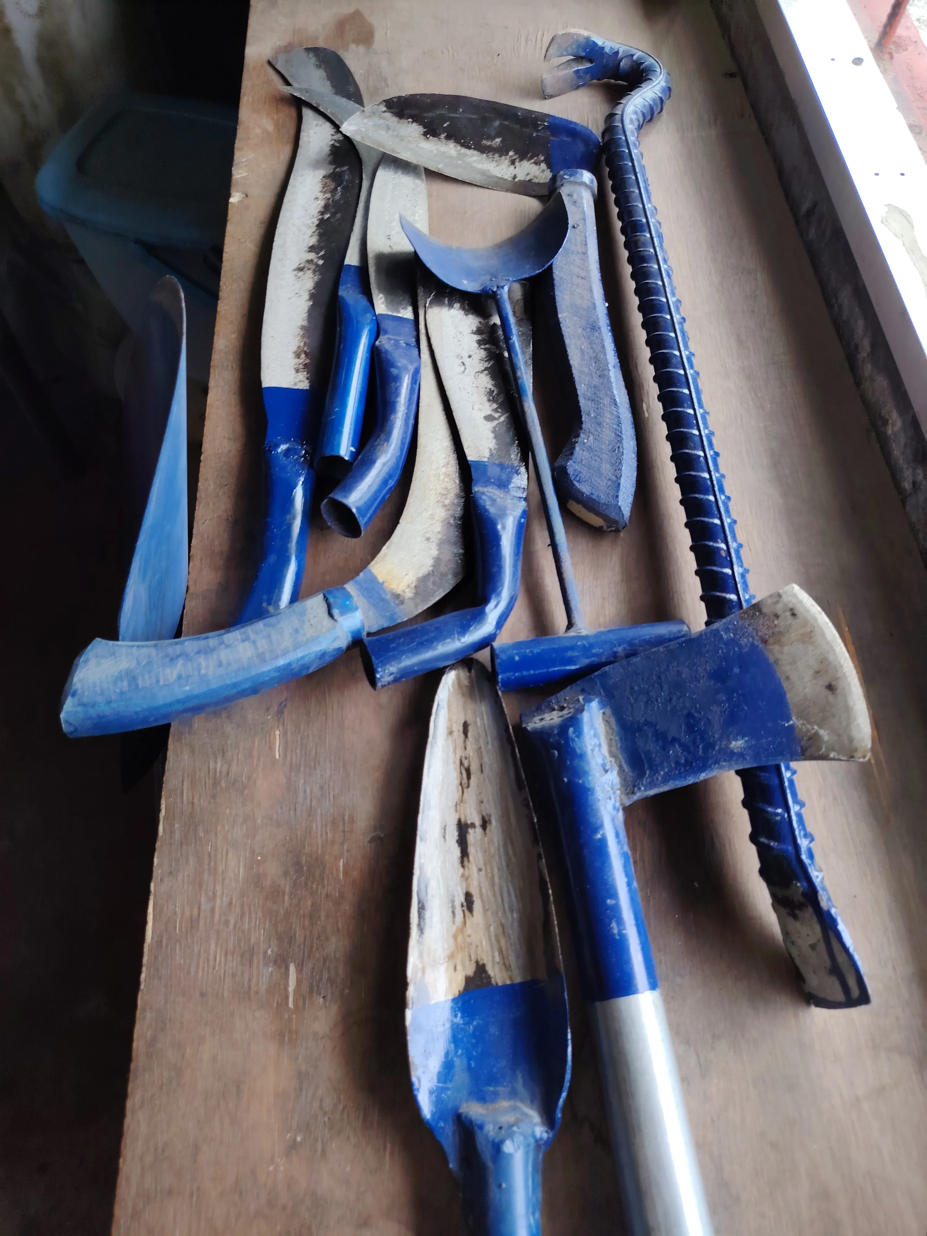 An image of collection of tools manufactured by Dulaugon Blacksmith.